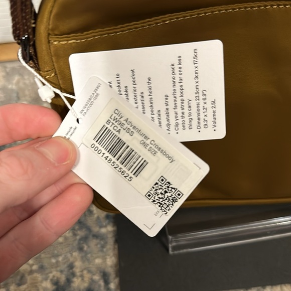 Lululemon City Adventurer Crossbody Bag 2.5L - Picture 7 of 11